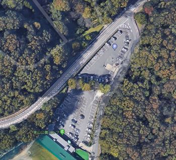 東山動物園の緑橋南駐車場 全体