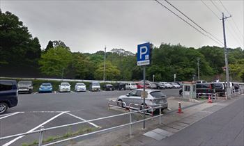 東山動物園の緑橋南駐車場 入口