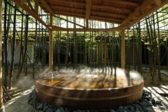 アクアイグニス片岡温泉の露天風呂