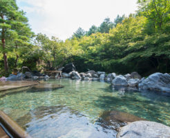 湯あみの島の渓谷の湯