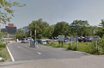 河川敷駐車場(緑岩緑地)