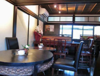 カフェ さくら坂の内観