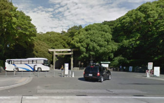 熱田神宮の西門駐車場の入口