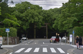熱田神宮の南門駐車場の入口