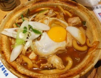山本屋本店の名古屋コーチン入り味噌煮込みうどん