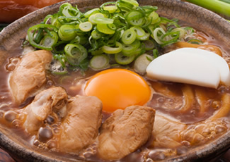 山本屋本店の味噌漬けささみと九条ネギ味噌煮込うどん