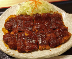 矢場とん名古屋駅名鉄店のわらじとんかつ