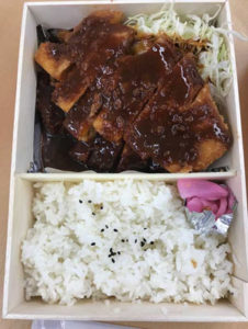 矢場とんのわらじとんかつ弁当