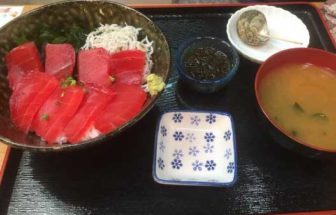 市場食堂のまぐろ丼