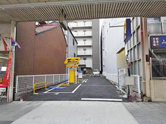 タイムズ名古屋市博物館前の入口