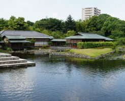 白鳥庭園