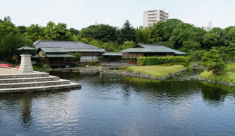 白鳥庭園