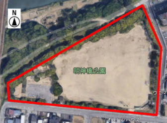 上から見た明神橋公園駐車場