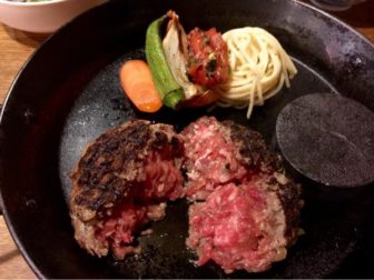 黒毛和牛のハンバーグの中身
