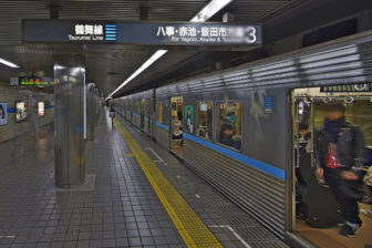 地下鉄鶴舞線の伏見駅から地下鉄に乗車