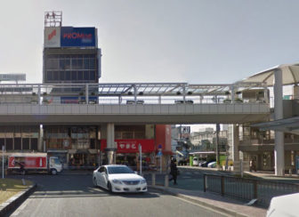 豊田市駅からの道