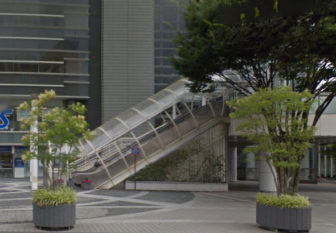 下りのエスカレーター