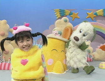 りなちゃん(ハチのような衣装)
