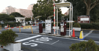 B駐車場入口