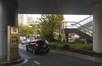 長野駅東口駐車場駅付近
