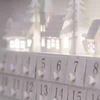 アドベントカレンダーとは？意味・由来と子どもと楽しむ方法