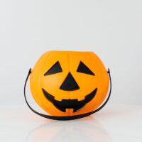 ハロウィンのお菓子はなぜ配る?由来と渡し方