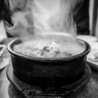 子どもと食べる鍋レシピ｜取り分けしやすい味付けと具材の切り方